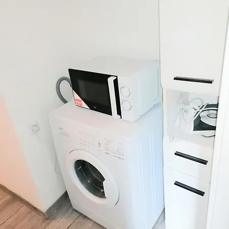 Fmi110 Next To Airport Apartment